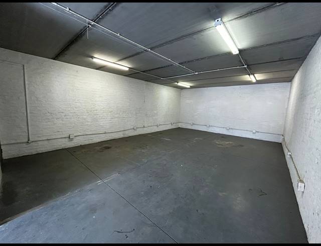 90M² WAREHOUSE TO LET IN EASTGATE